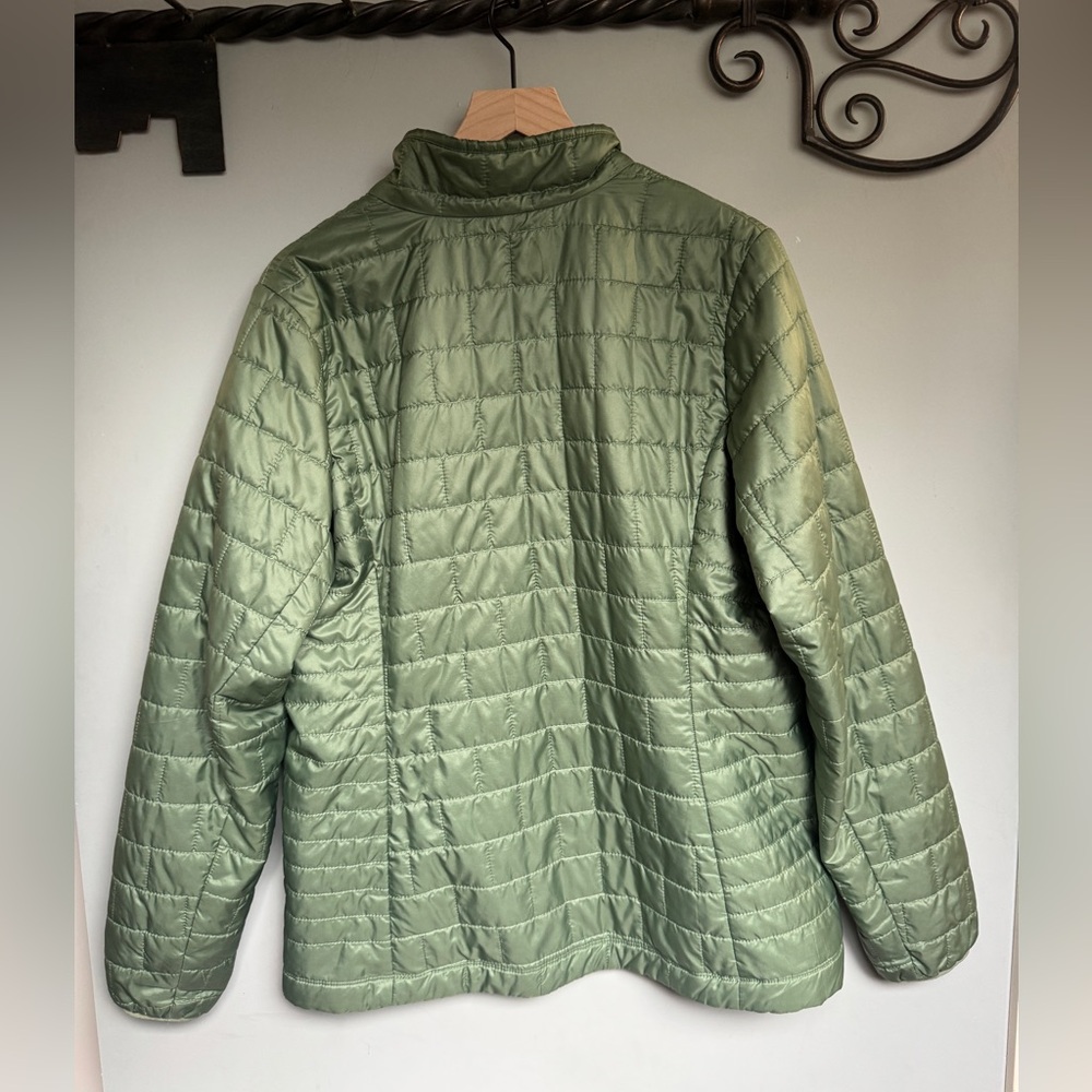 Patagonia Women’s Olive Green Nano Puff Insulated Jacket XL - Picture 3 of 3